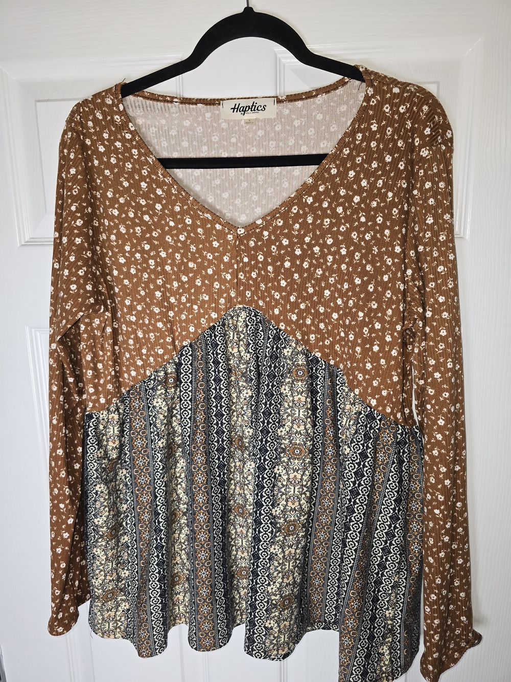 Haptics Floral Patchwork Boho V-Neck Top - Rust & Navy Size Large